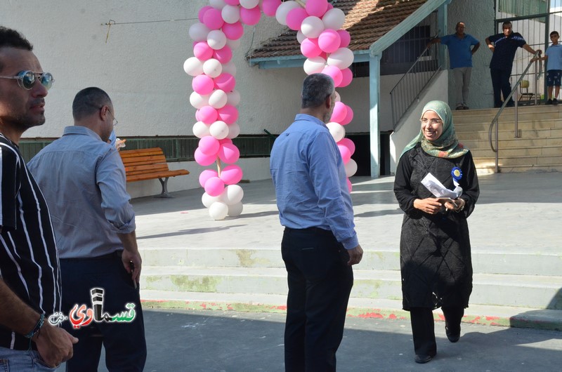 كفرقاسم- فيديو: نواب وأعضاء المجلس البلدي يشاركون الطلاب افتتاح عامهم الدراسي  باجواء بهيجة .